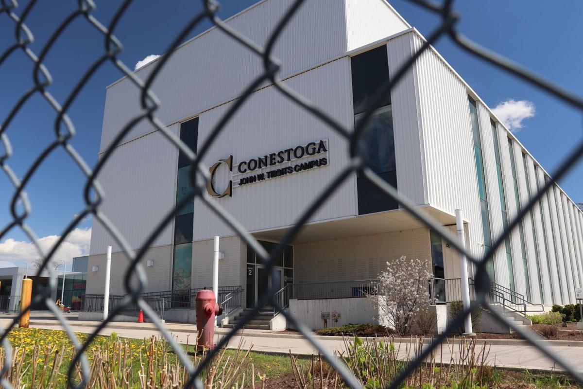 Колледж Conestoga погрузился в дефицит в $33 млн из-за падения доходов от иностранных студентов и сокращения рабочих мест