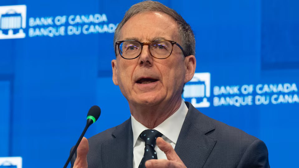 Банк Канады сохраняет ключевую ставку, отдавая приоритет «множеству действующих рисков»