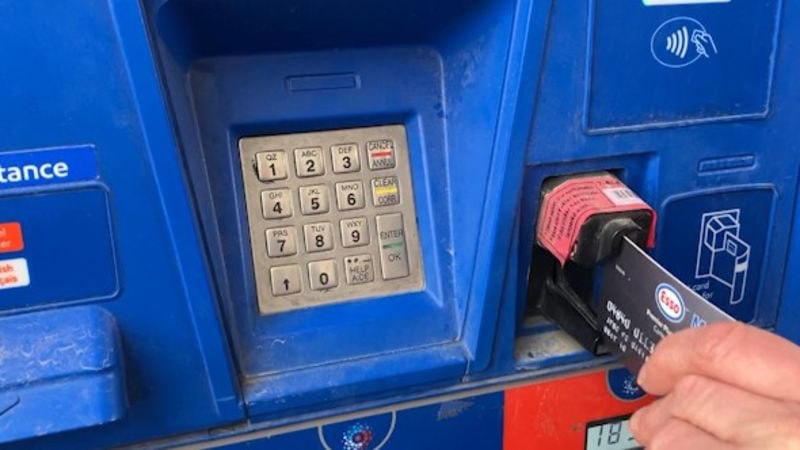 Консерваторы призывают Оттаву продлить налоговые каникулы на топливо